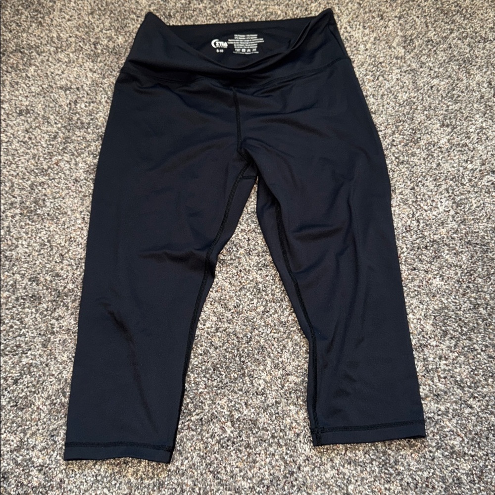 ZYIA Black Active Crop Leggings SZ 8-10